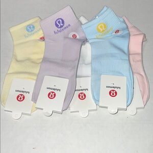 Women's 5 pairs LULULEMON 3\4 crew socks size Medium Black White